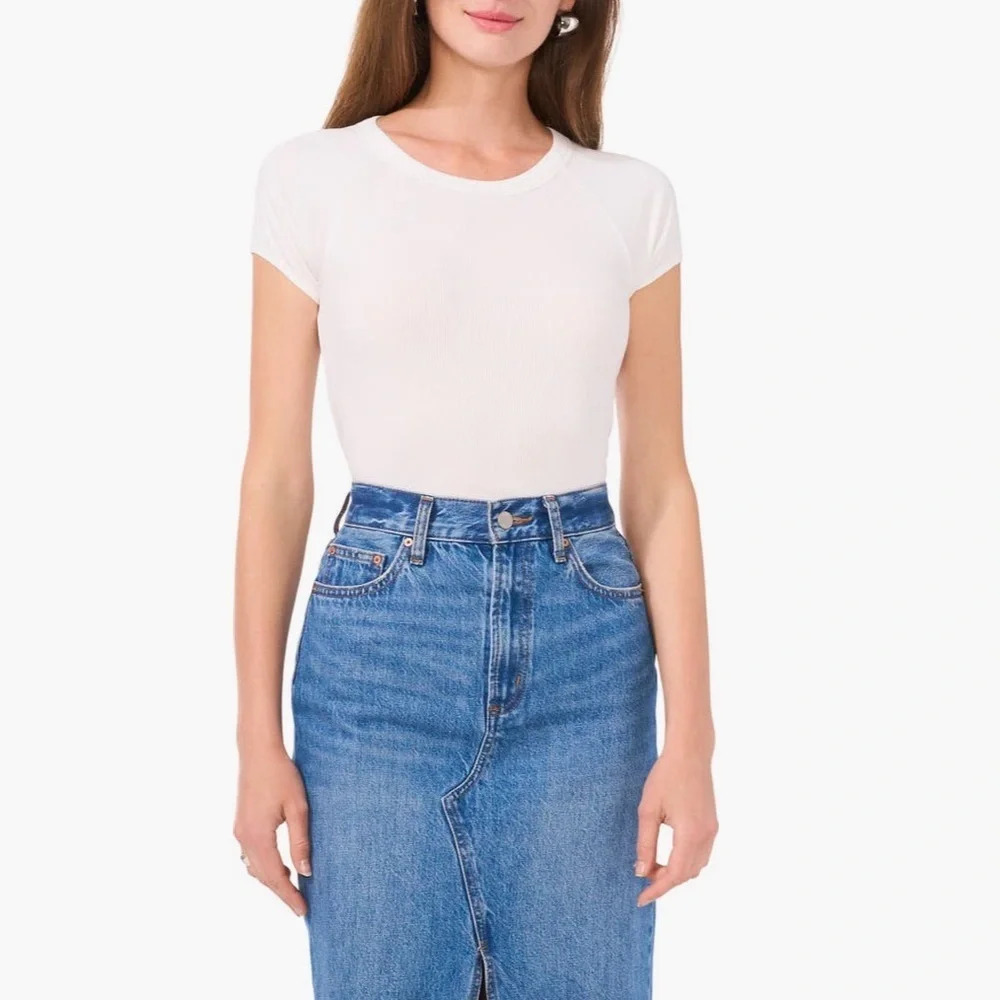 White tee - Picture 3 of 5